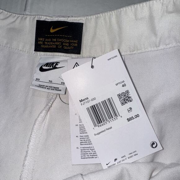 Nike Life Woven White Cargo Shorts Men's Size 40 Swoosh Nike Logo. Big Pockets - Picture 2 of 12